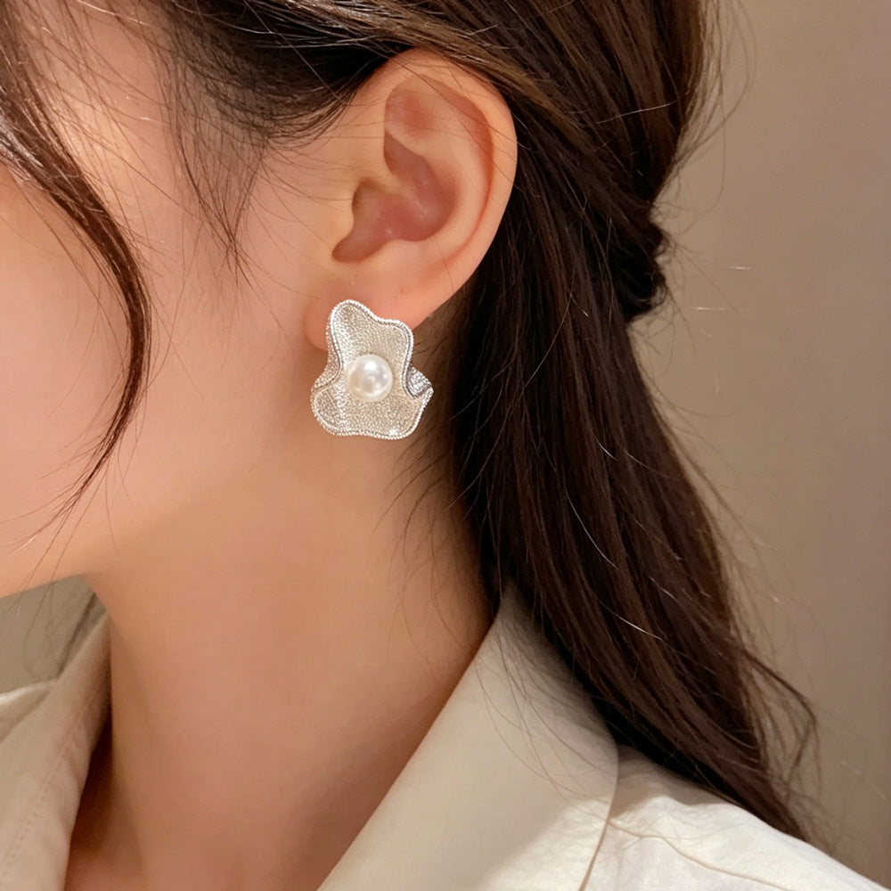 Eaioncol Pearl Textured Petal Stud Earrings Gold Silver