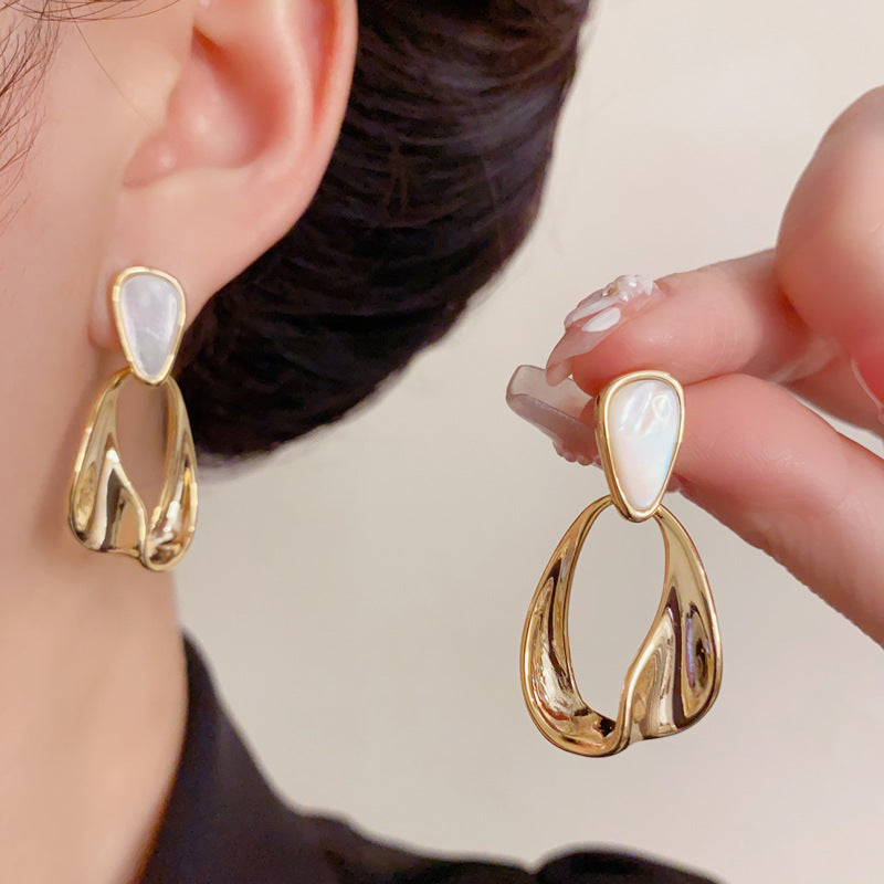 Luxury Mother-of-Pearl Irregular Metal Drop Earrings – Elegant Design