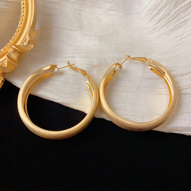 Luxury Wide Metal Geometric Hoop Earrings – Elegant Design
