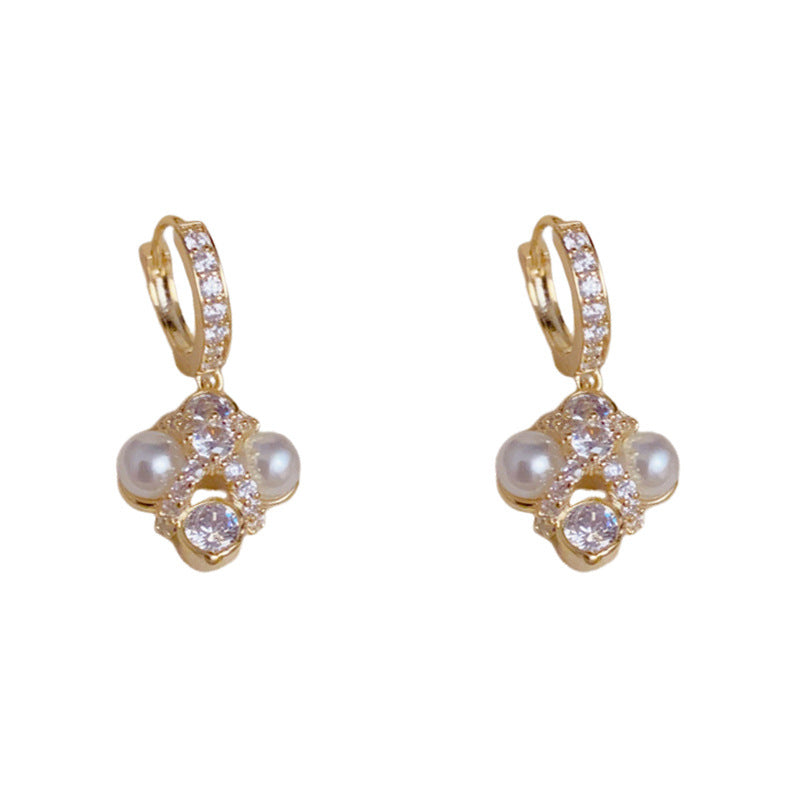 Elegant Zircon & Pearl 4Leaf Flower Ear Cuff Earrings – Floral Design