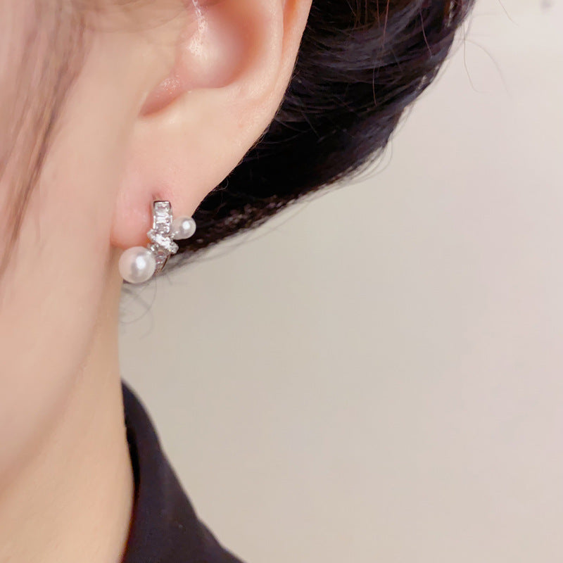 Elegant Knotted Pearl Mini Stud Earrings – Minimalist Design
