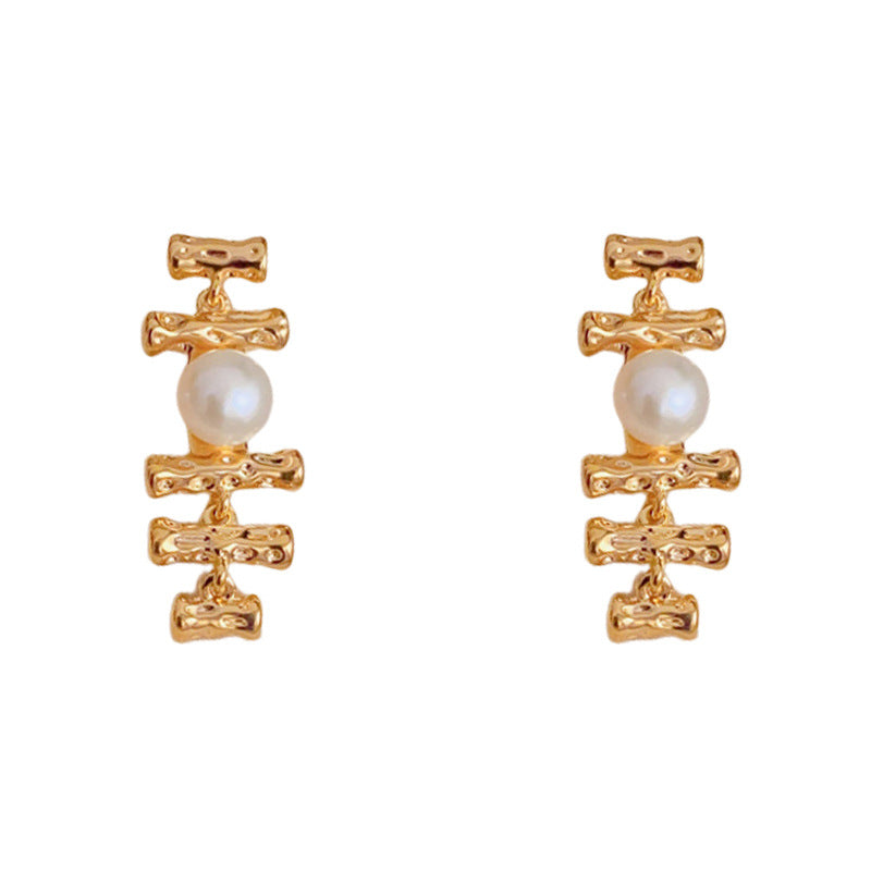 Luxury Metal Fishbone Pearl Tassel Earrings – Elegant Design