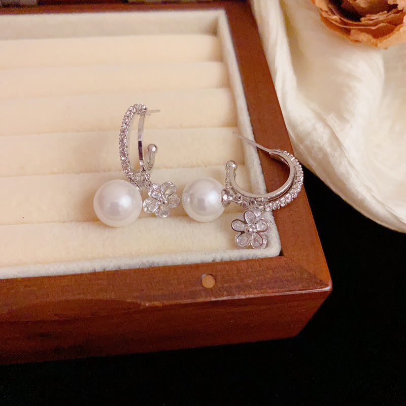 Luxury Zircon Flower & Pearl Drop Earrings – Elegant Floral Design