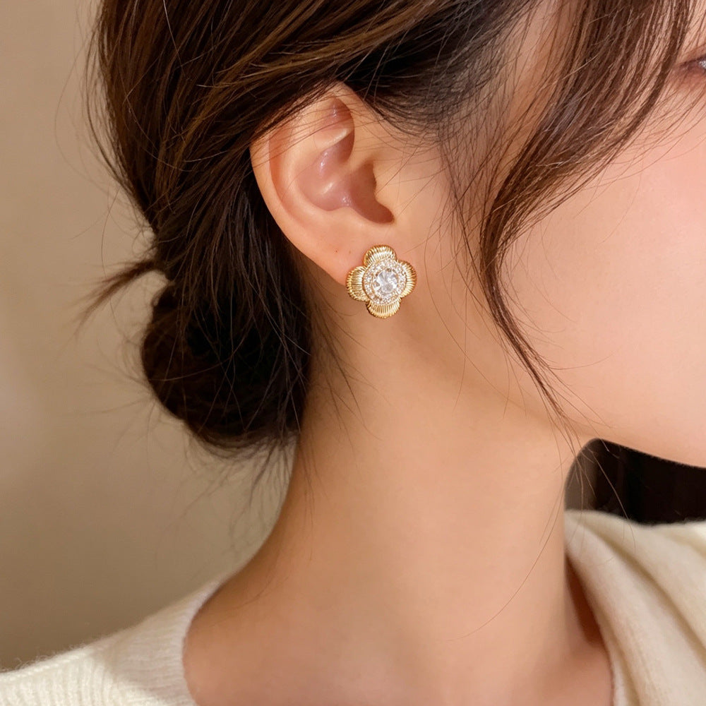 Eaioncol Four Leaf Clover CZ Stud Earrings Gold