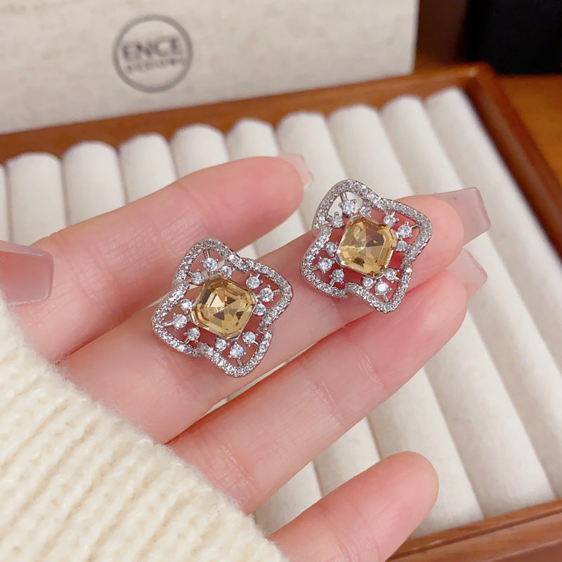 Elegant Full-Zircon Hollow Rhombus Stud Earrings – Geometric Design