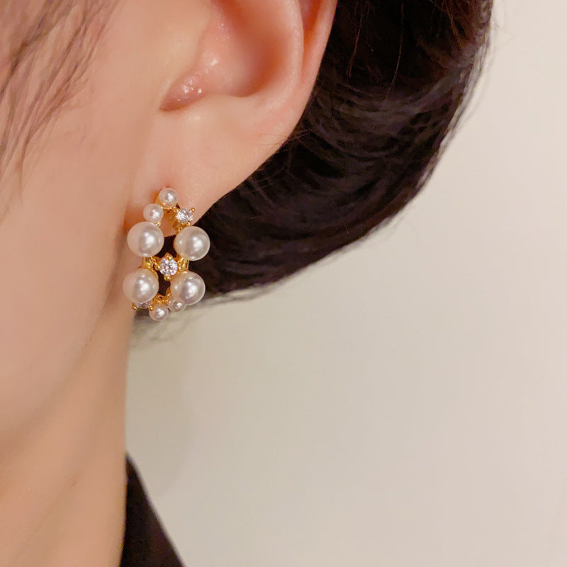Luxury Zircon & Pearl C-Shaped Hoop Earrings – Geometric Design