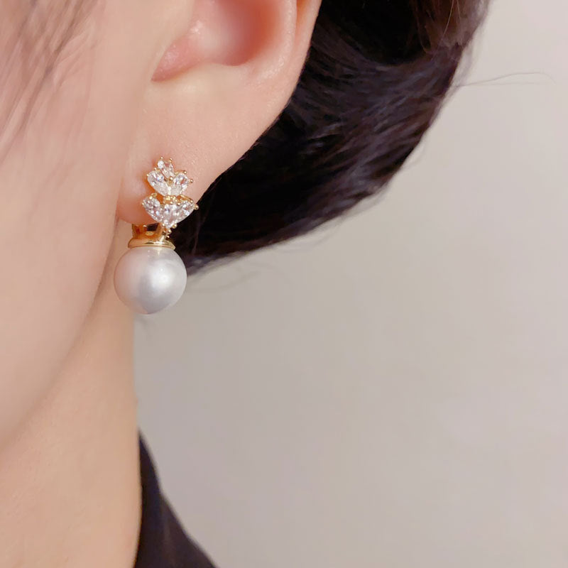 Elegant Zircon Pearl Geometric Stud Earrings – Minimalist Design