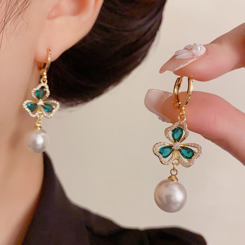 Luxury Green 3-Leaf Flower Pearl Tassel Drop Earrings – Elegant Design