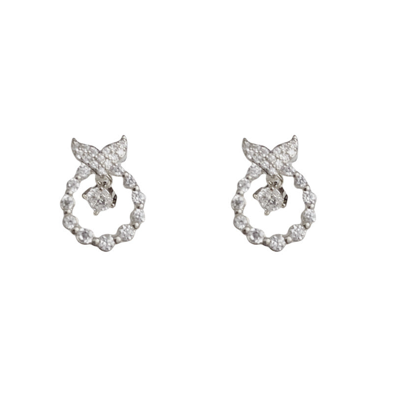 14K Gold Full-Zircon Fishtail Round Stud Earrings – S925 Silver Needle