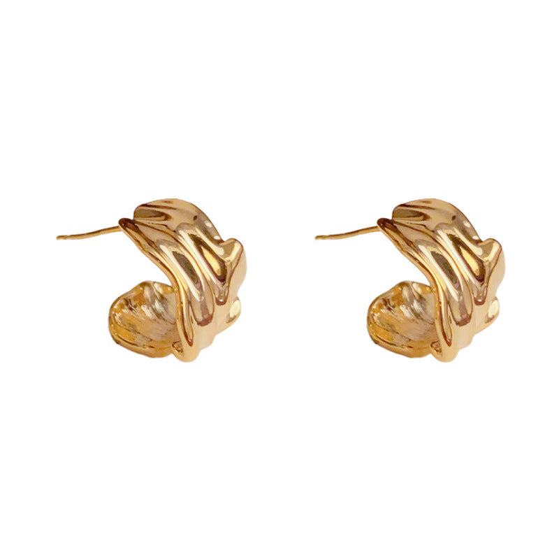 Luxury Irregular Pleated Metal C-Shaped Gold Earrings – Elegant Design