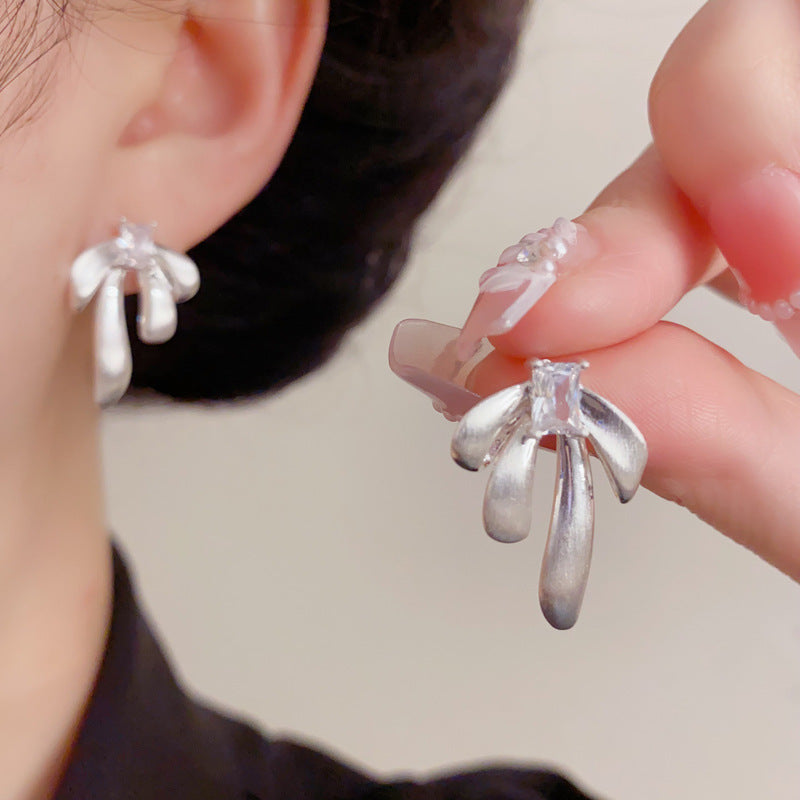 Eaioncol Brushed Metal Bow Stud Earrings Gold Silver
