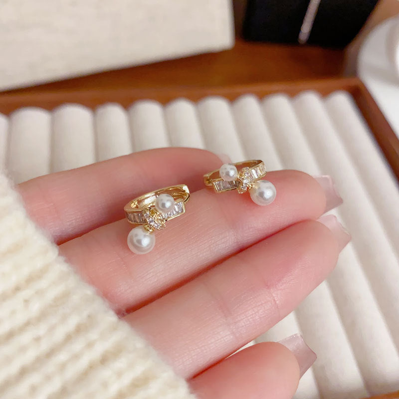 Elegant Knotted Pearl Mini Stud Earrings – Minimalist Design