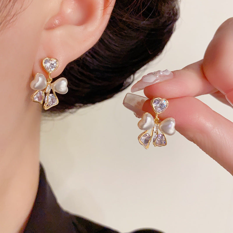 Luxury Zircon & Pearl Bow Stud Gold Earrings – Elegant Deisgn