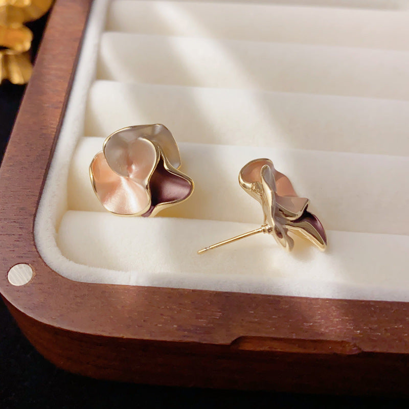 Elegant Contrasting Twisted Petal Stud Earrings – Floral Design