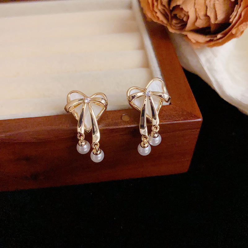 Luxury Heart Bow & Pearl Tassel Drop Earrings – Elegant Design