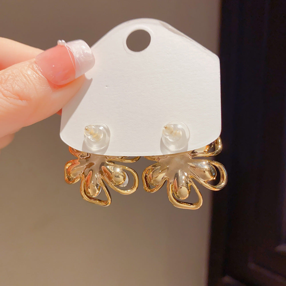 Eaioncol Openwork Petal CZ Stud Earrings Gold