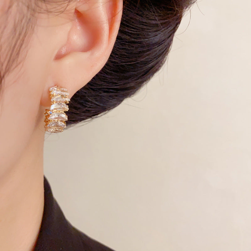 Elegant Full-Zircon C-Shape Hoop Earrings – French Minimalist Design