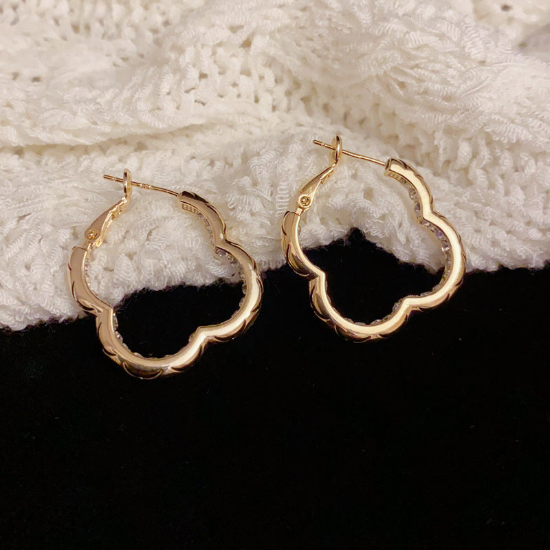 14K Gold-Plated Four-Leaf Flower Hoop Earrings - Elegant Chic Design