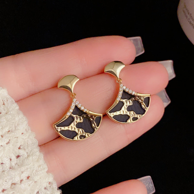 14K Gold-Plated Leopard Print Fan Drop Earrings - Retro Chic Design