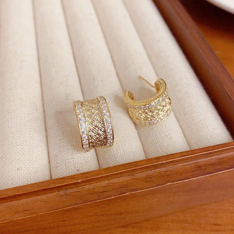 Elegant Zircon Textured Metal C-Hoop Earrings – French Retro Design