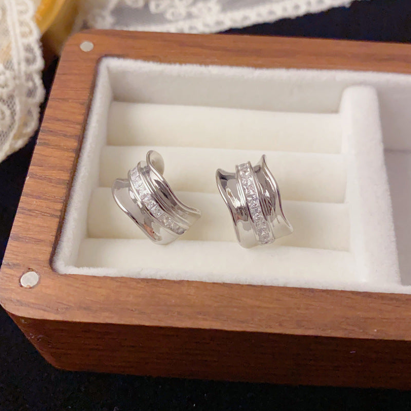 Elegant Zircon Irregular Metal Hoop Earrings – French Retro Design