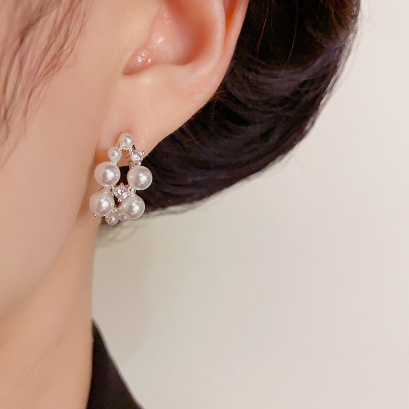 Luxury Zircon & Pearl C-Shaped Hoop Earrings – Geometric Design