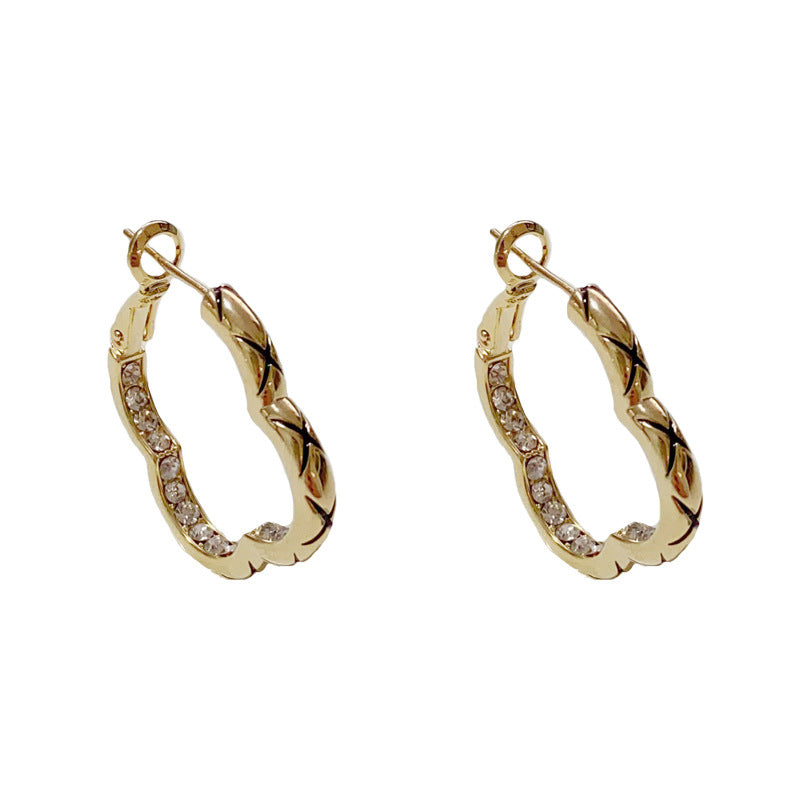 14K Gold-Plated Four-Leaf Flower Hoop Earrings - Elegant Chic Design