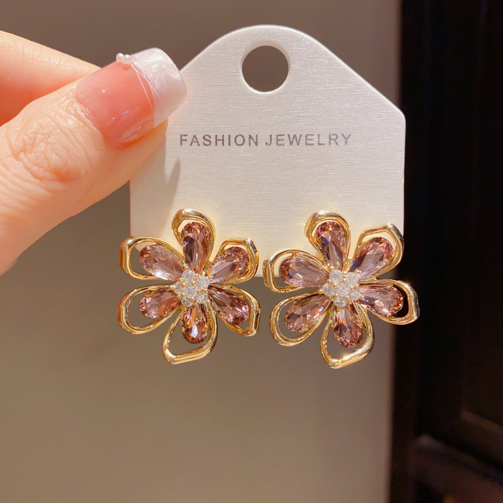Eaioncol Openwork Petal CZ Stud Earrings Gold