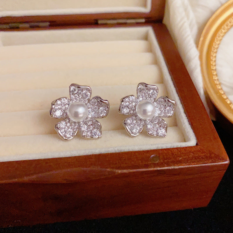 Luxury Zircon & Pearl Flower Stud Earrings – Floral Elegant Design