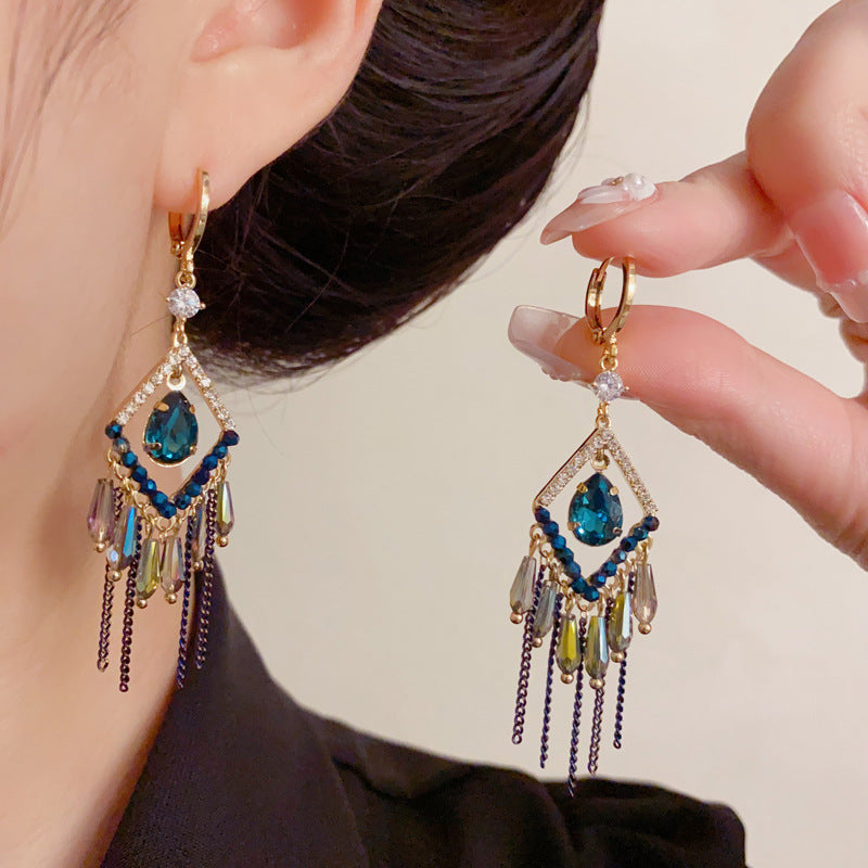 Luxury Diamond-Teardrop Beaded Tassel Ear Cuff – Elegant Design