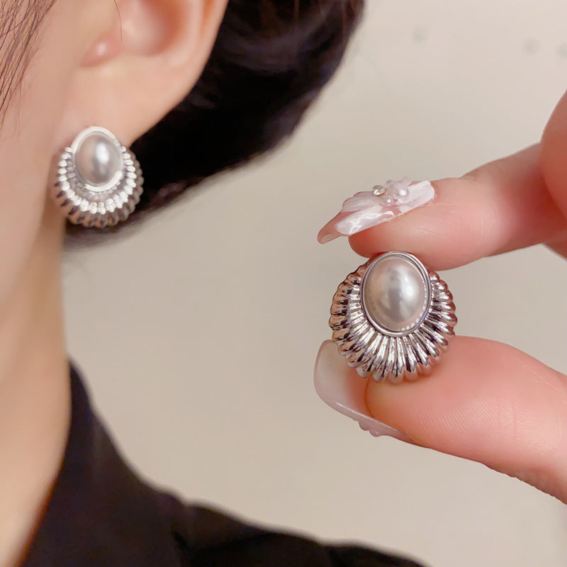 Elegant Threaded Metal Pearl Oval Hoop Earrings – Minimalist Design