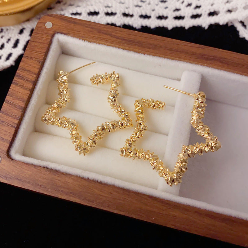 Elegant Metal Pentagram Star Hoop Earrings – Minimalist Design