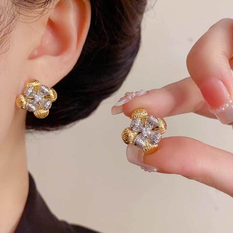 Eaioncol Two-Tone Metal Petal Stud Earrings Gold