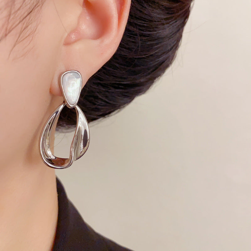Luxury Mother-of-Pearl Irregular Metal Drop Earrings – Elegant Design