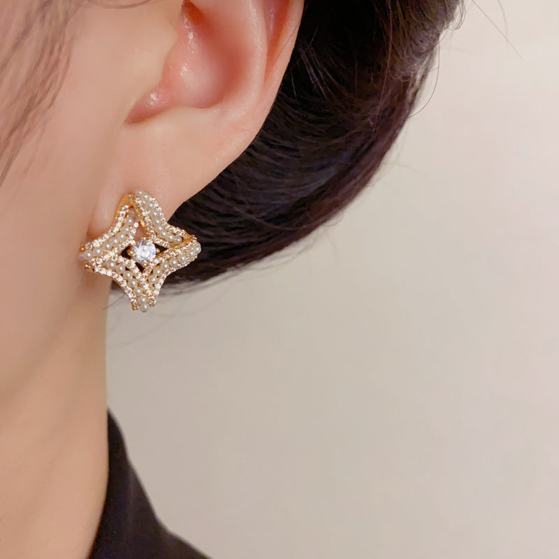 Elegant Full-Zircon Pearl Rhombus Stud Earrings – Geometric Design