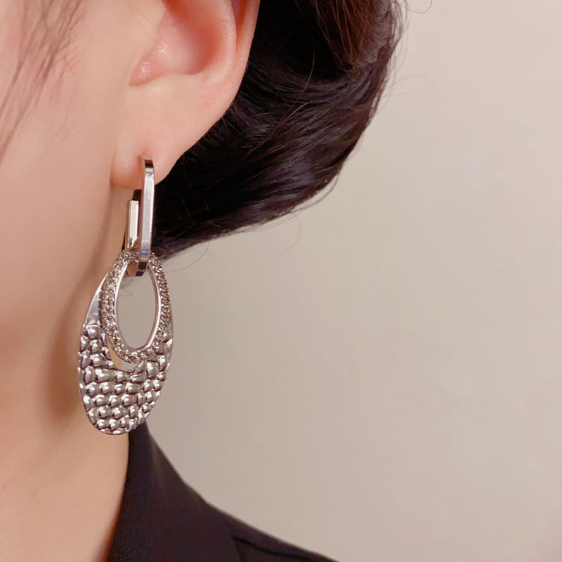 Elegant Textured Metal Oval Drop Earrings – Retro Design