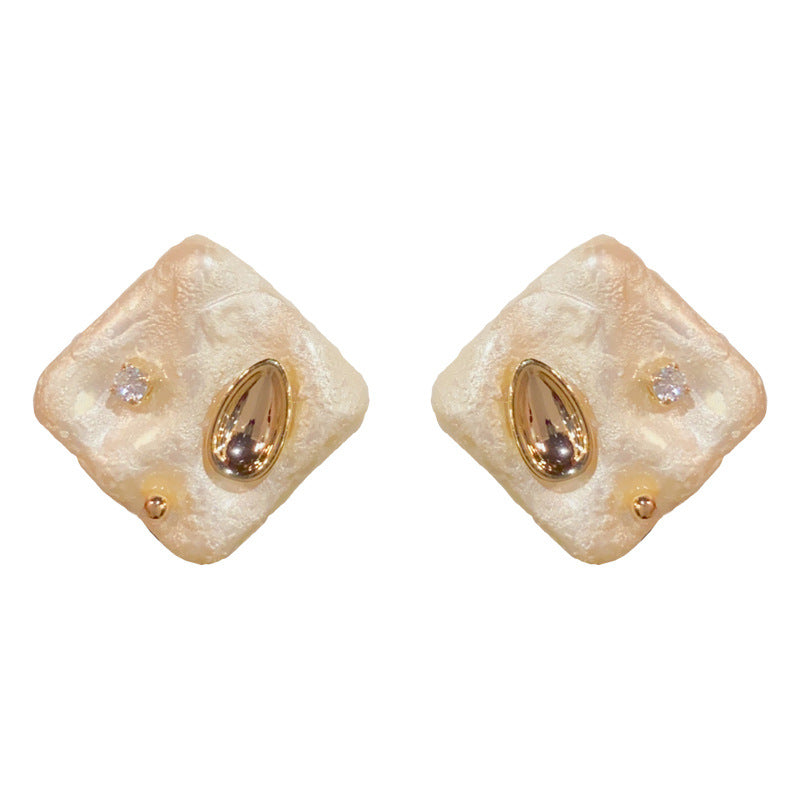 Elegant Matte Pearl Diamond Geometric Earrings – French Retro Design