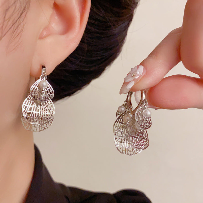 Luxury Pearl Petal Tassel Ear Cuff Earrings – Elegant Floral Design