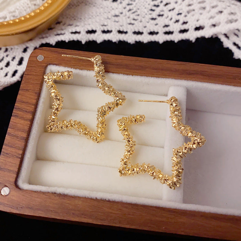 Elegant Metal Pentagram Star Hoop Earrings – Minimalist Design