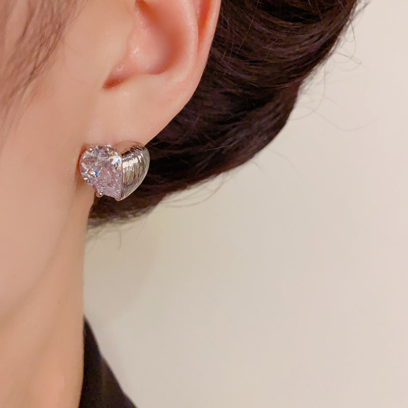 Luxury Zircon Metal Spliced Heart Stud Earrings – Elegant Design