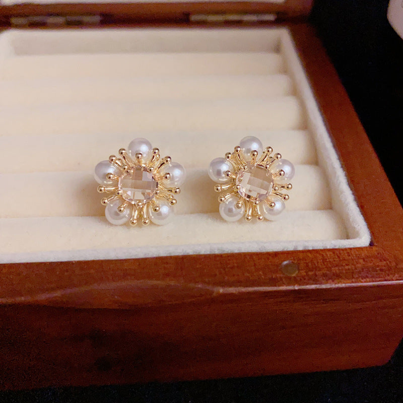 14K Gold Minimalist Pearl Sunflower Stud Earrings – Elegant Design