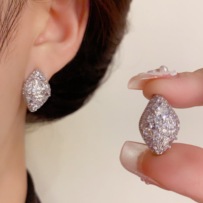 14K Gold Luxury Zircon Waterdrop Stud Earrings – Geometric Design