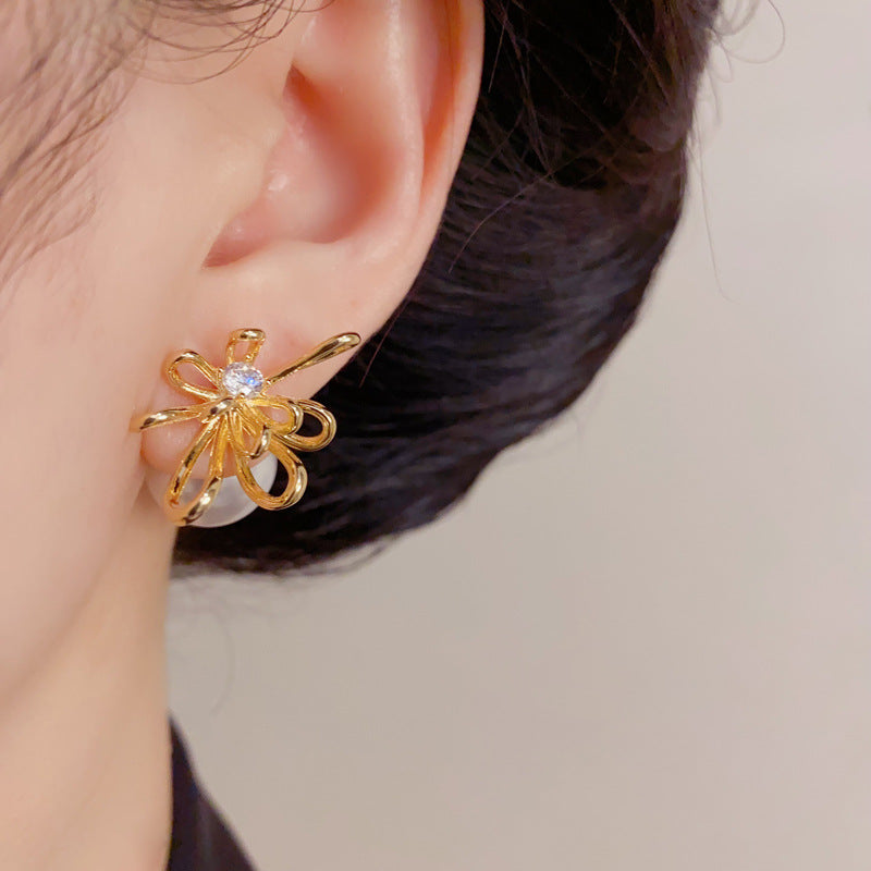 Eaioncol Two-Way Metal Petal Pearl Earrings Gold Silver