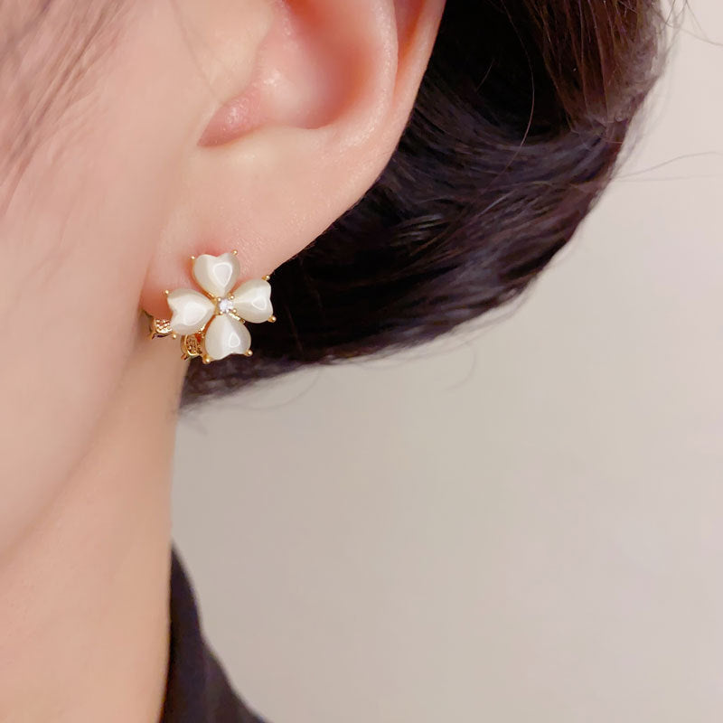 Elegant Double-Sided Four-Leaf Flower Earrings – Reversible Design