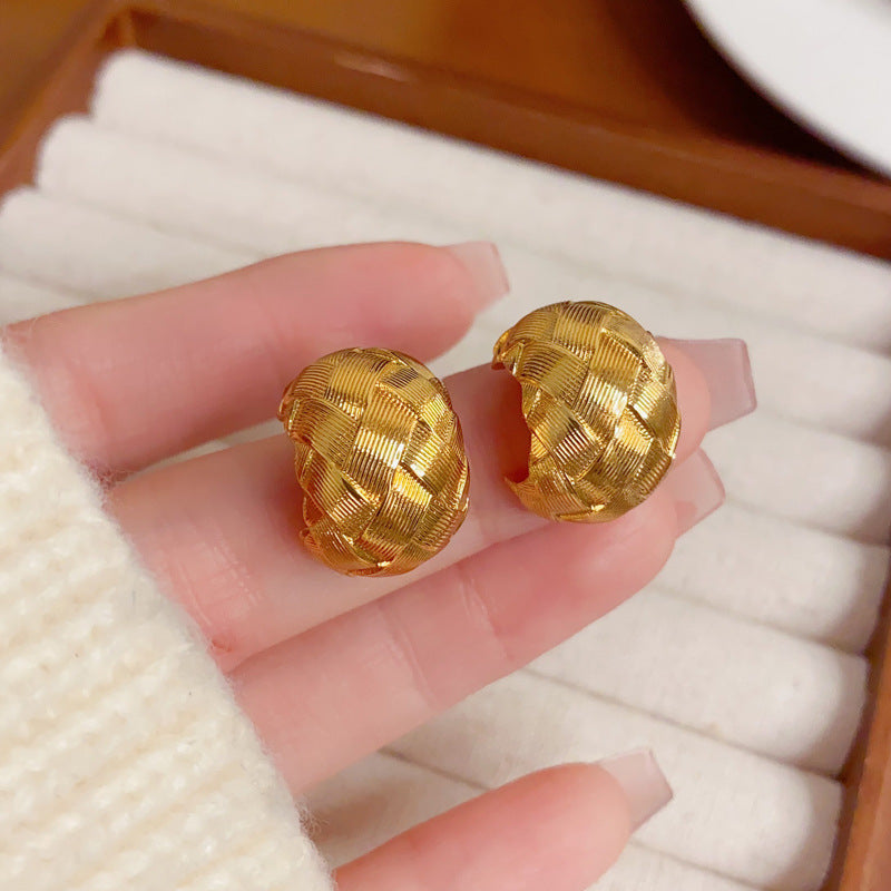 Elegant 18K Gold Woven Metal C-Hoop Earrings – French Retro Design