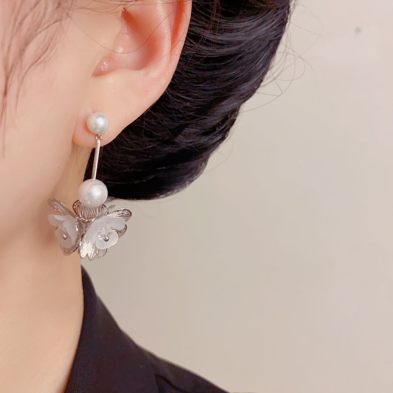 Eaioncol Openwork Petal Pearl Drop Earrings Gold Silver