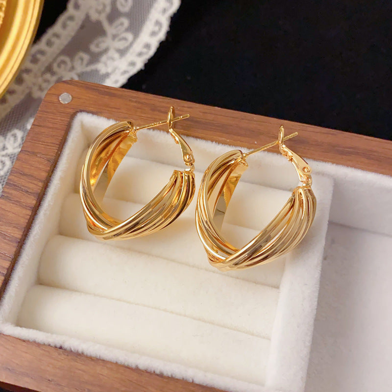18K Gold Luxury Twisted Metal Mini Hoop Earrings – Elegant Design
