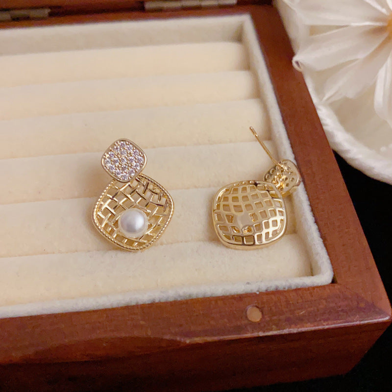 Luxury Zircon Openwork Pearl Geometric Earrings – Elegant Design
