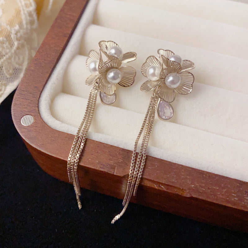 Luxury Metal Pearl Petal Long Tassel Drop Earrings – Elegant Design