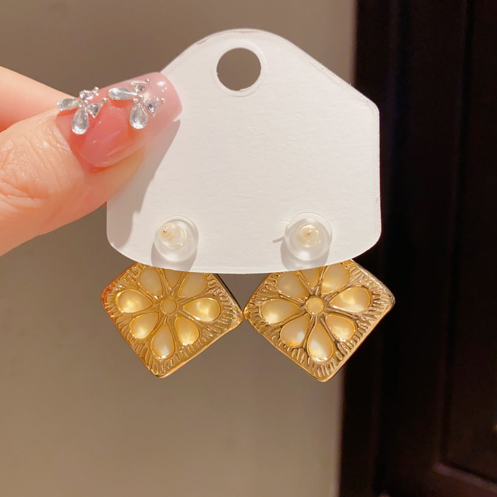 Eaioncol Geometric Resin Rhombus Stud Earrings Gold